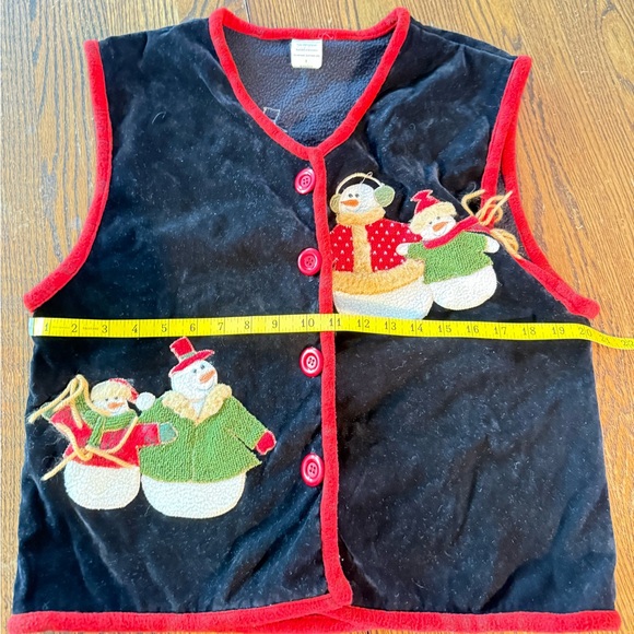 Holiday Vest - Picture 3 of 5